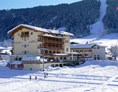Skihotel: Hotel Austria mit Gondelbahn,
Übungswiese und Langlaufloipe - Hotel Austria