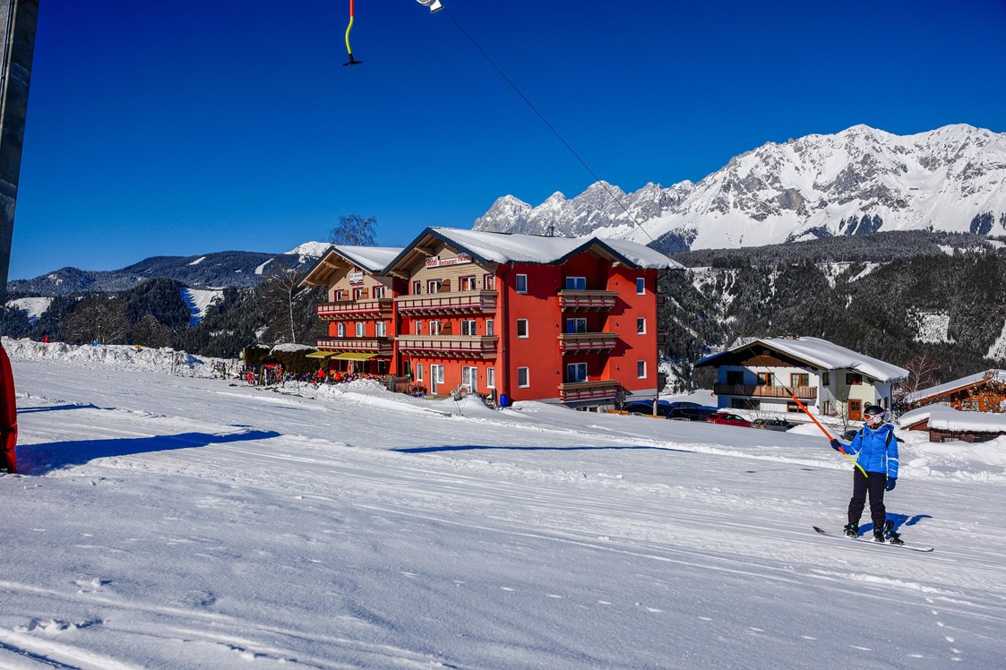 Skihotel: Hotel Restaurant Pariente Winter - Hotel Restaurant Pariente