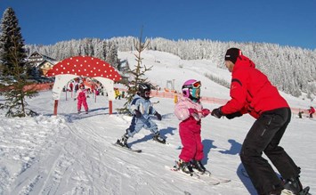 Spaß im Schnee mit Kindern im Familienhotel Berger in der Steiermark - pistenhotels.info