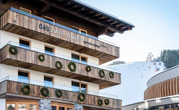 Skiurlaub direkt an der Piste … im Hotel Das Zwölferhaus in Hinterglemm - pistenhotels.info