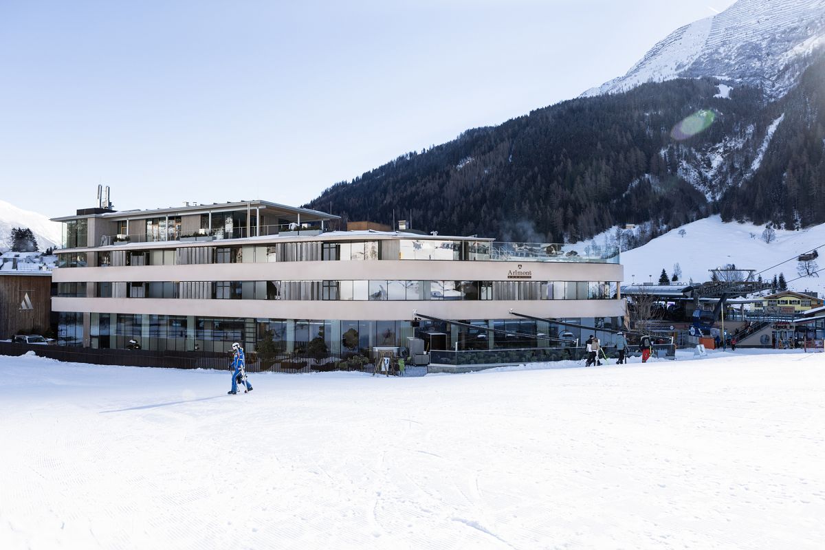 Hotel Arlmont: Sonnenskilauf in St. Anton am Arlberg - pistenhotels.info