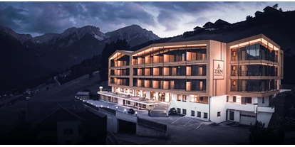 Hotels an der Piste - Hotel-Schwerpunkt: Skifahren & Wellness - Wolkenstein/Gröden Südtirol - Das brandneue Berghotel Zirm - Berghotel Zirm 