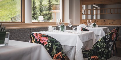 Hotels an der Piste - Klassifizierung: 4 Sterne S - Trentino-Südtirol - Restaurant mit Panoramablick - Berghotel Zirm 