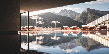 Hotels an der Piste - Wellnessbereich - Wolkenstein/Gröden Südtirol - Aussenpool - Berghotel Zirm 