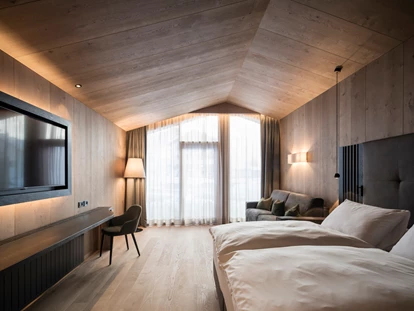 Hotels an der Piste - Skiraum: versperrbar - Wolkenstein/Gröden Südtirol - Suiten mit großer Fensterfront - Hotel Cappella