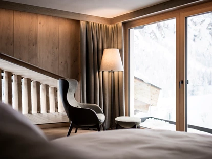 Hotels an der Piste - Hotel-Schwerpunkt: Skifahren & Familie - Wolkenstein/Gröden Südtirol - Leseecke mit atemberaubender Sicht - Hotel Cappella