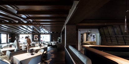Hotels an der Piste - Sauna - Neue, moderne Bar mit großer Bartheke - Hotel Cappella