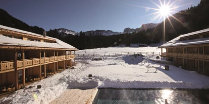 Hotels an der Piste - Skiraum: Skispinde - Wolkenstein/Gröden Südtirol - Schwimmbad, gewärmt auf 33°C. 
 - Dolomites Living Hotel Tirler