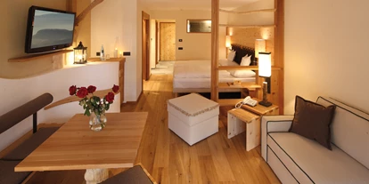 Hotels an der Piste - Klassifizierung: 4 Sterne S - Wolkenstein/Gröden Südtirol - Saslongzimmer - Dolomites Living Hotel Tirler