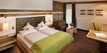 Hotels an der Piste - Südtirol - Hotelzimmer mit Doppelbett - Wohlfühlhotel Falzeben
