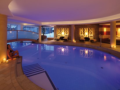 Hotels an der Piste - Pools: Außenpool beheizt - Skigebiet Meran 2000 - Pool Erlebnis - Wohlfühlhotel Falzeben
