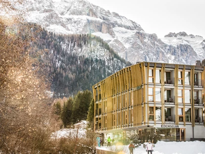 Hotels an der Piste - Skikurs direkt beim Hotel: eigene Skischule - Wolkenstein in Gröden - Aussenansicht Mountain Design Hotel EdenSelva - Mountain Design Hotel EdenSelva