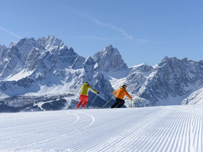 Hotels an der Piste - Pools: Sportbecken - Hollbruck - Skifahren im Skigebiet 3 Zinnen Dolomites - Berghotel Sexten Dolomiten