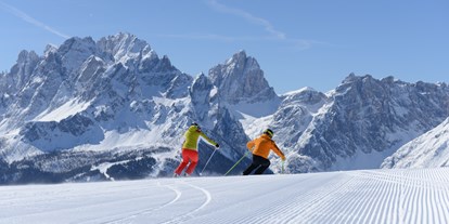 Hotels an der Piste - Pools: Außenpool beheizt - Skifahren im Skigebiet 3 Zinnen Dolomites - Berghotel Sexten Dolomiten