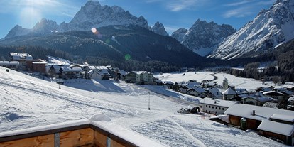 Hotels an der Piste - Skiraum: videoüberwacht - Antholz Mittertal - Blick vom Zimmer - Berghotel Sexten Dolomiten