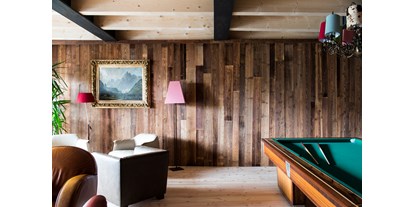 Hotels an der Piste - Pools: Außenpool beheizt - Skigebiet 3 Zinnen Dolomites - Billiard Lounge - Berghotel Sexten Dolomiten