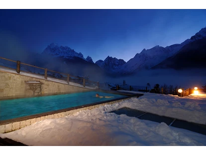 Hotels an der Piste - Skiraum: videoüberwacht - Hollbruck - Außenpool - Berghotel Sexten Dolomiten