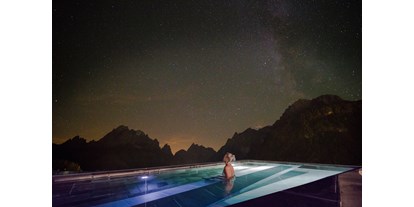 Hotels an der Piste - Pools: Innenpool - PLZ 9962 (Österreich) - Outdoor Whirlpool - Berghotel Sexten Dolomiten