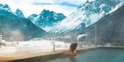 Hotels an der Piste - Sonnenterrasse - Trentino-Südtirol - Whirlpool - Berghotel Sexten Dolomiten
