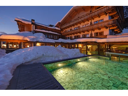 Hotels an der Piste - Skiraum: videoüberwacht - Hollbruck - Außenansicht Winter - Berghotel Sexten Dolomiten