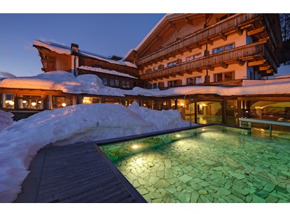 Hotels an der Piste - Kinder-/Übungshang - Olang - Außenansicht Winter - Berghotel Sexten Dolomiten