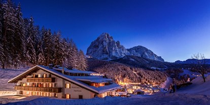 Hotels an der Piste - geführte Skitouren - Südtirol - By night - Hotel Jägerheim***s