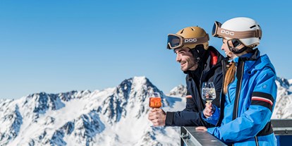 Hotels an der Piste - geführte Skitouren - Südtirol - Aperitivo mit Ausblick - Glacier Hotel Grawand