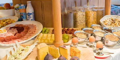 Hotels an der Piste - Hotel-Schwerpunkt: Skifahren & Wellness - Müstair - Frühstück - Breakfast - Piccolo Hotel Gurschler