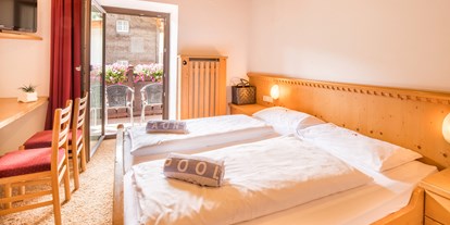 Hotels an der Piste - Hotel-Schwerpunkt: Skifahren & Familie - Trentino-Südtirol - Doppelzimmer mit Balkon - Piccolo Hotel Gurschler