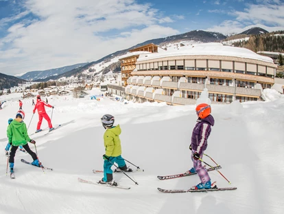 Hotels an der Piste - Hotel-Schwerpunkt: Skifahren & Ruhe - Oberassling - Family Resort Rainer