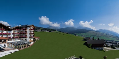 Hotels an der Piste - Pools: Innenpool - Wolkenstein/Gröden Südtirol - Ausblick - Hotel Alpenfrieden