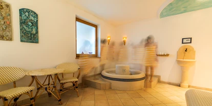 Hotels an der Piste - Sauna - St. Vigil in Enneberg - Kneippbecken - Hotel Alpenfrieden
