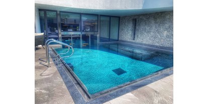 Hotels an der Piste - Pools: Außenpool beheizt - Dolomiten - Hotel Miravalle