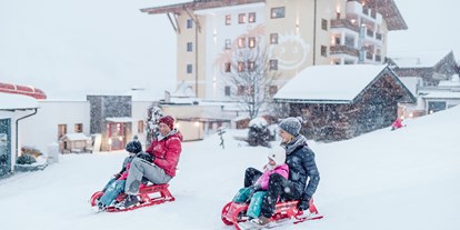 Hotels an der Piste - Hotel-Schwerpunkt: Skifahren & Familie - Rodeln am Ellmauhof - Familienresort Ellmauhof - das echte All Inclusive ****S