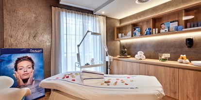 Hotels an der Piste - Hotel-Schwerpunkt: Skifahren & Wellness - Söll - Behandlungsraum - Galtenberg Family & Wellness Resort