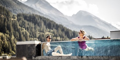 Hotels an der Piste - Pools: Außenpool beheizt - Tirol - Aktiv-& Wellnesshotel Bergfried