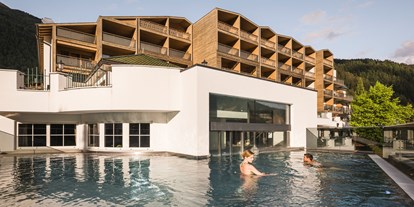 Hotels an der Piste - Pools: Außenpool beheizt - Italien - Falkensteiner Hotel & Spa Falkensteinerhof