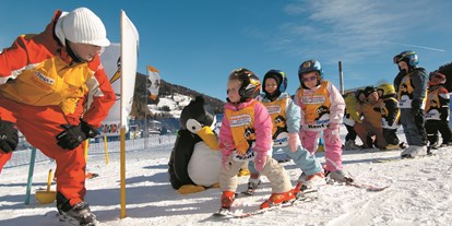 Hotels an der Piste - Hotel-Schwerpunkt: Skifahren & Wellness - Möderboden - Schischule direkt neben dem Hotel  - Hotel NockResort