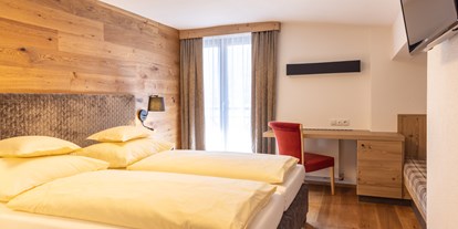Hotels an der Piste - Skiverleih - Doppelzimmer Rustikal - stefan Hotel