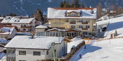 Hotels an der Piste - Pools: Sportbecken - Zams - © becknaphoto
 - Hotel Alpen-Royal