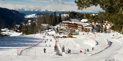 Hotels an der Piste - Skikurs direkt beim Hotel: eigene Skischule - Wolkenstein/Gröden Südtirol - Hotel Sonnalp