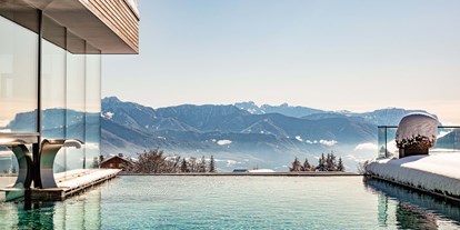 Hotels an der Piste - Hotel-Schwerpunkt: Skifahren & Kulinarik - Südtirol - Hotel Sonnenberg Infinitypool with Infinity panorama - Hotel Sonnenberg - Alpine Spa Resort