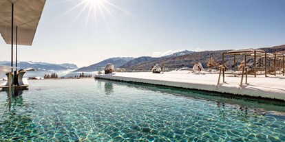 Hotels an der Piste - geführte Skitouren - Südtirol - Hotel Sonnenberg Infinitypool with Infinity panorama - Hotel Sonnenberg - Alpine Spa Resort