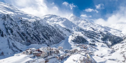 Hotels an der Piste - Rodelbahn - Tiroler Oberland - Ort Obergurgl.
Blick in Richtung Talende - Hohe Mut | Hangerer - Skigebiet Gurgl