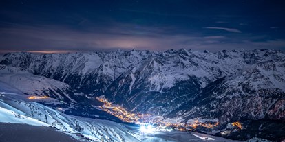 Hotels an der Piste - Après Ski im Skigebiet: Skihütten mit Après Ski - Zwieselstein - Sölden Ortsaufnahme Winter - Skigebiet Sölden