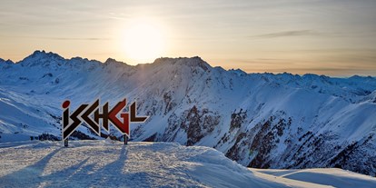 Hotels an der Piste - Après Ski im Skigebiet: Skihütten mit Après Ski - Serfaus - copyright TVB Paznaun - Ischgl - Skigebiet Silvretta Arena - Ischgl - Samnaun