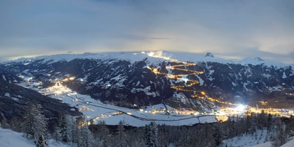 Hotels an der Piste - Après Ski im Skigebiet: Schirmbar - 14 km langer Rodelspaß auf der längsten beleuchteten Rodelbahn der Welt - Wildkogel-Arena Neukirchen & Bramberg