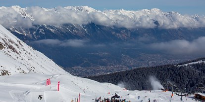 Hotels an der Piste - Après Ski im Skigebiet: Schirmbar - Der Golden Roofpark mit Parkdesign für jedermann! - Skigebiet Axamer Lizum