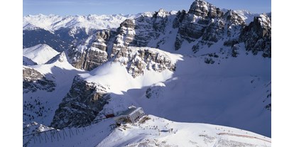 Hotels an der Piste - Après Ski im Skigebiet: Schirmbar - Das Hoadl Haus inmitten der Kalkkögel - Skigebiet Axamer Lizum
