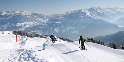 Hotels an der Piste - Après Ski im Skigebiet: Schirmbar - Finkenberg - Fun Ride Gerent am Penken - Mayrhofner Bergbahnen